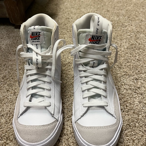 Nike white high tops new without tags size 6.5 y 8 women’s - Picture 2 of 9